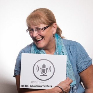 Helen DeWaard I’m a long-time learner in digital spaces, coming out of the shadows of my introversion to share in virtual communities. I teach at the Faculty of Education with Lakehead University in Ontario, Canada. I focus my teaching energies to digital and media literacies, critical digital pedagogy, digital storytelling, open educational practices, professional e-portfolios, learning design and infusing professional practice with effective technology use.